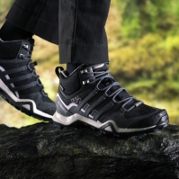 Ghete de hiking adidas Terrex Swift R2 Mid Gore-Tex pentru femei negru gri