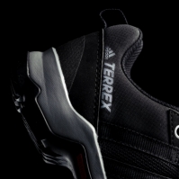 Adidasi sport adidas Terrex AX2R pentru baietei negru