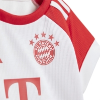 Costumase bebelusi cu echipe fotbal adidas FC Bayern 2023 2024 alb rosu