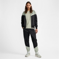 Jacheta Geaca pentru vant Nike Sportswear cu gluga pentru Barbati negru verde