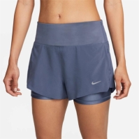 Pantaloni scurti Nike Dri-FIT Swift Mid-Rise 3 2-in-1 pentru femei albastru argintiu