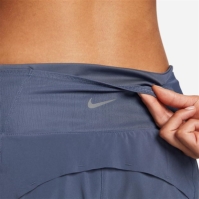 Pantaloni scurti Nike Dri-FIT Swift Mid-Rise 3 2-in-1 pentru femei albastru argintiu