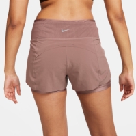 Pantaloni scurti Nike Dri-FIT Swift Mid-Rise 3 2-in-1 pentru femei gri mov