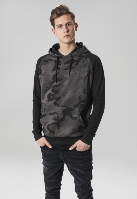 Hanorac Camo contrast Raglan inchis camuflaj Urban Classics negru