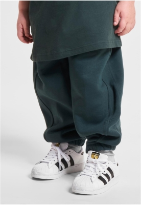 Pantaloni sport pentru baieti verde Urban Classics