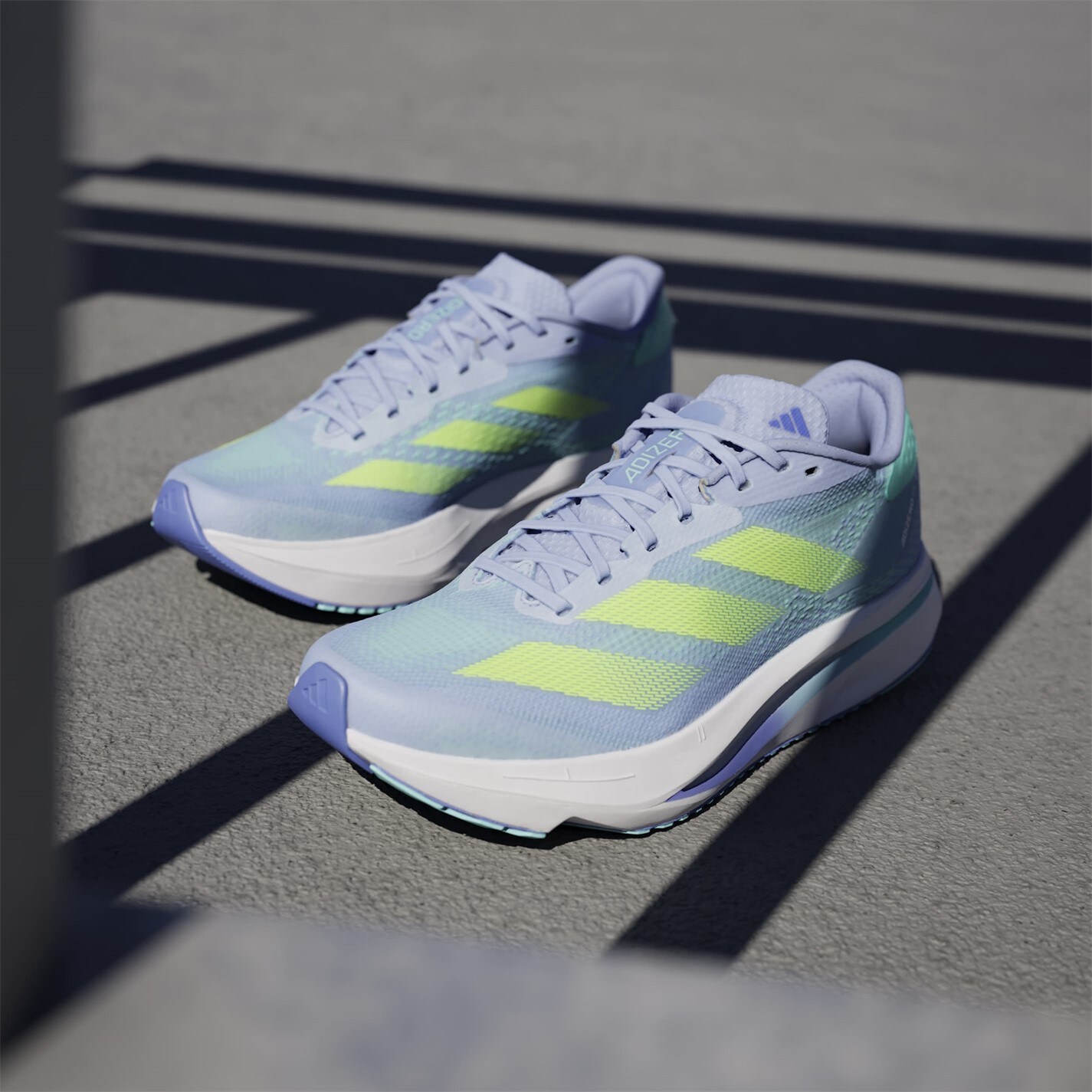 Adidasi alergare adidas ADIZERO SL2 pentru femei albastru spark