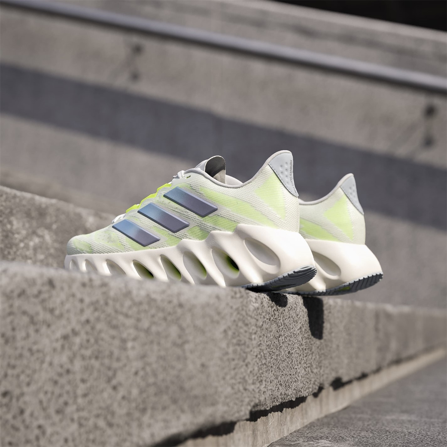 Adidasi alergare adidas Switch FWD alb vlt lmn