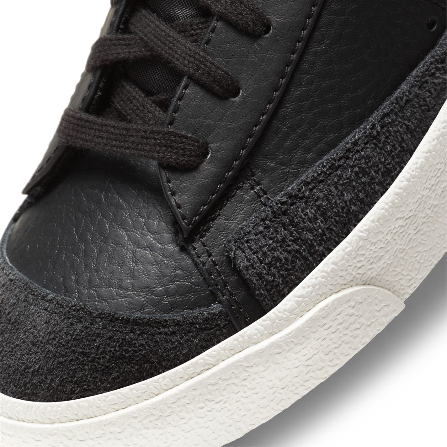 Adidasi inalti Nike Blazer Mid pentru Barbati negru alb