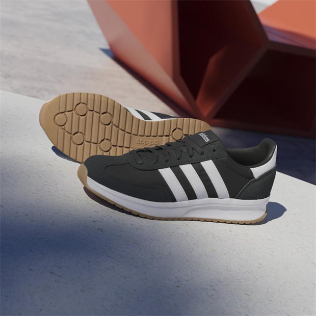 Adidasi sport adidas Run 70s 2.0 Low-Top pentru Barbati negru alb