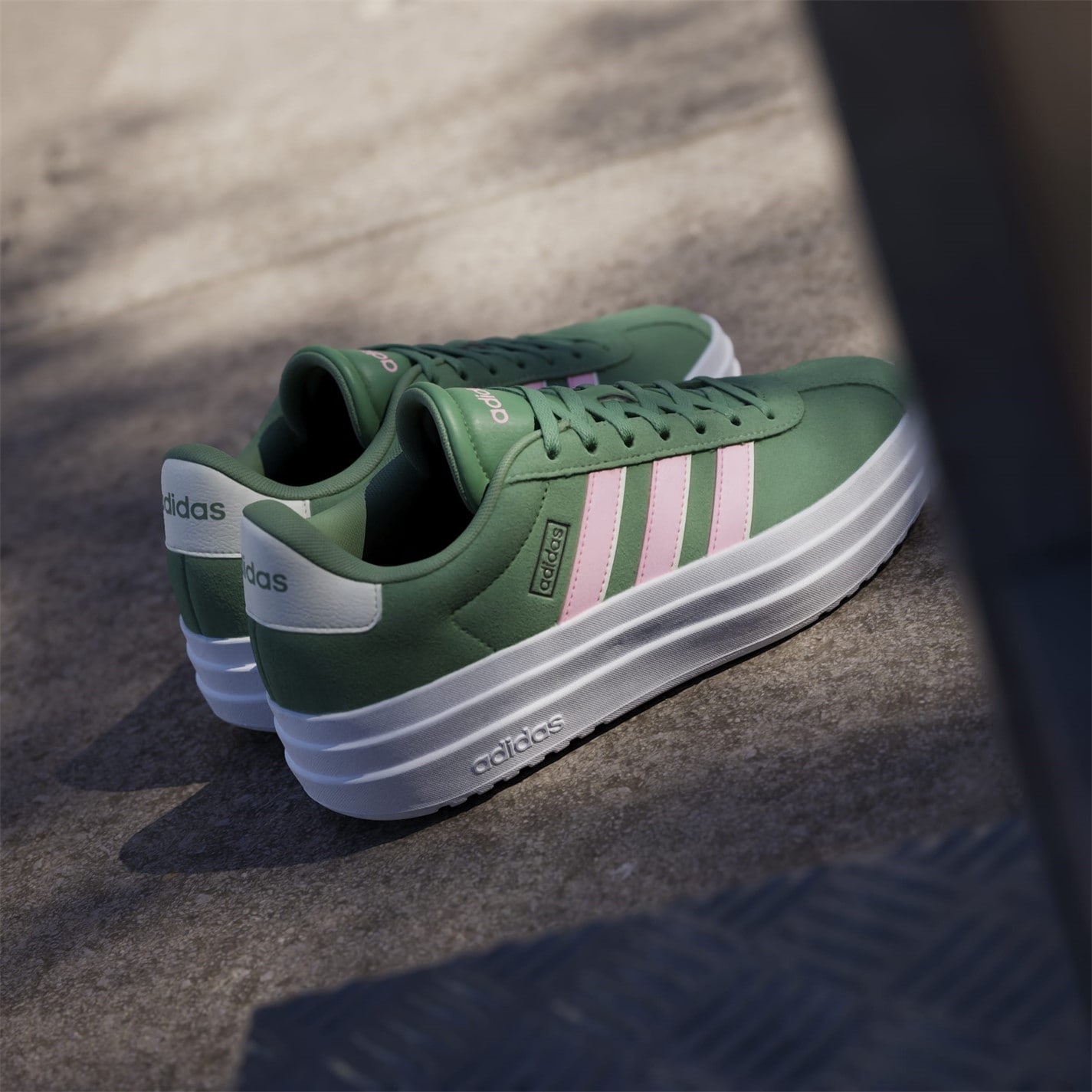 Adidasi sport adidas VL Court Bold pentru femei verde roz