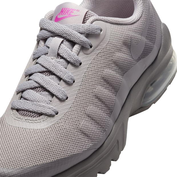 Adidasi sport Nike Air Max Invigor pentru fetite gri roz