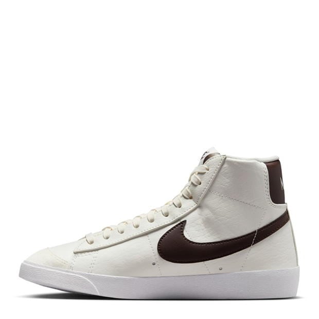 Adidasi sport Nike Blazer Mid 77 NN pentru femei alb multicolor b