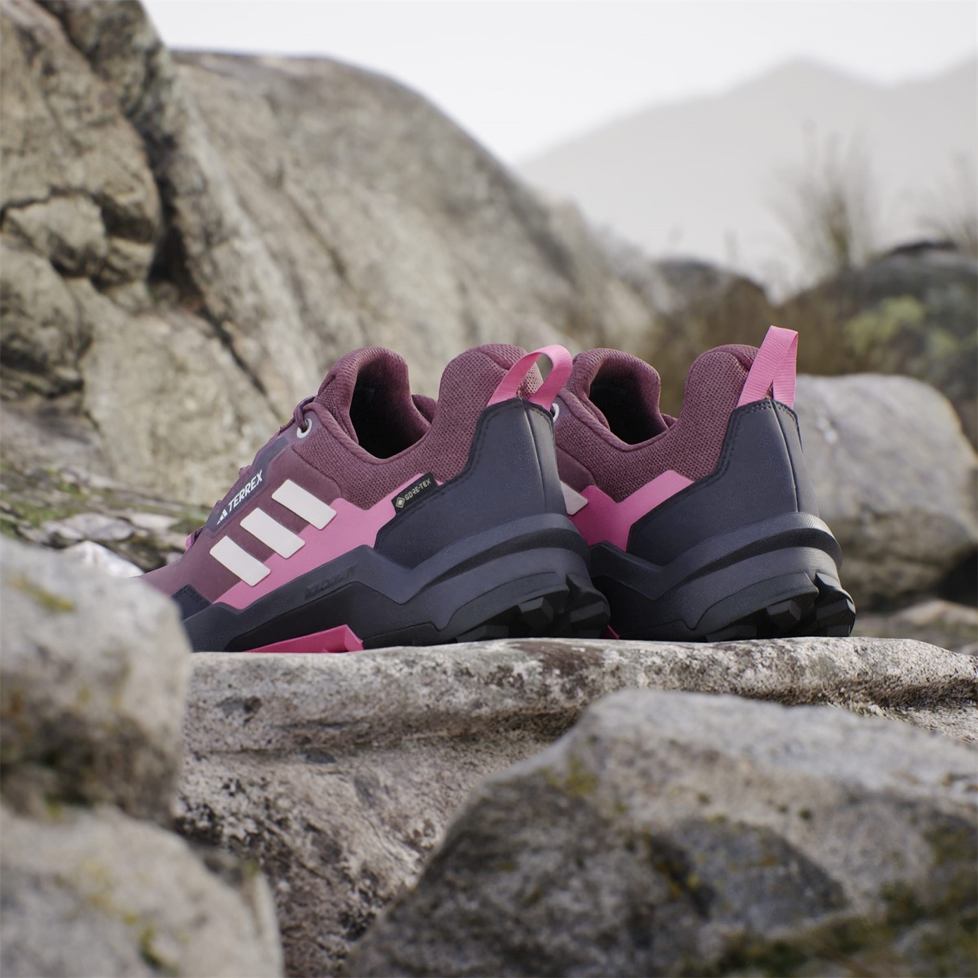 Ghete adidas Terrex Ax4 Gore Tex pentru femei quiet rosu inchis