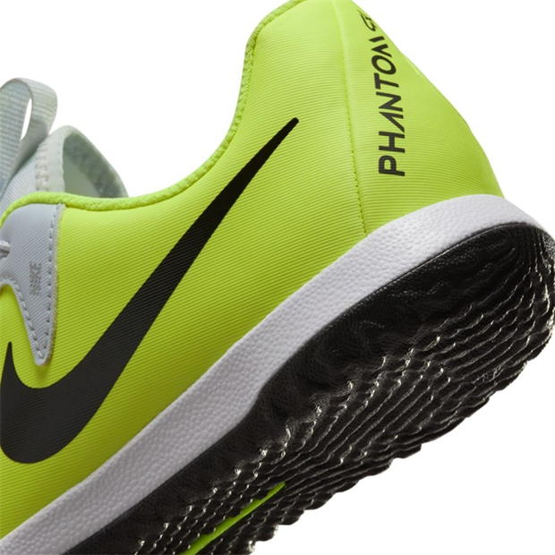 Ghete de fotbal Nike Phantom GX 2 Academy sala pentru copii argintiu galben