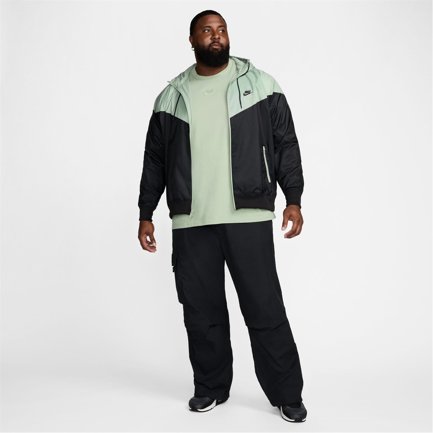 Jacheta Geaca pentru vant Nike Sportswear cu gluga pentru Barbati negru verde