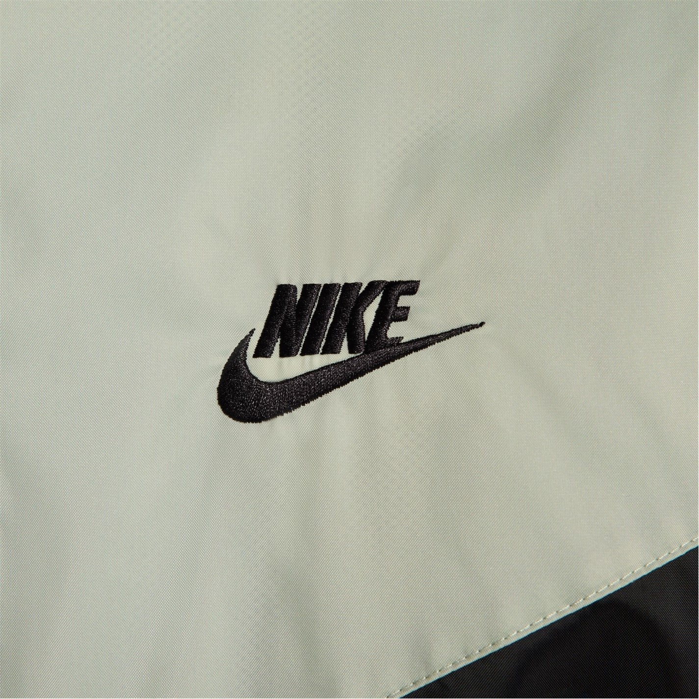 Jacheta Geaca pentru vant Nike Sportswear cu gluga pentru Barbati negru verde