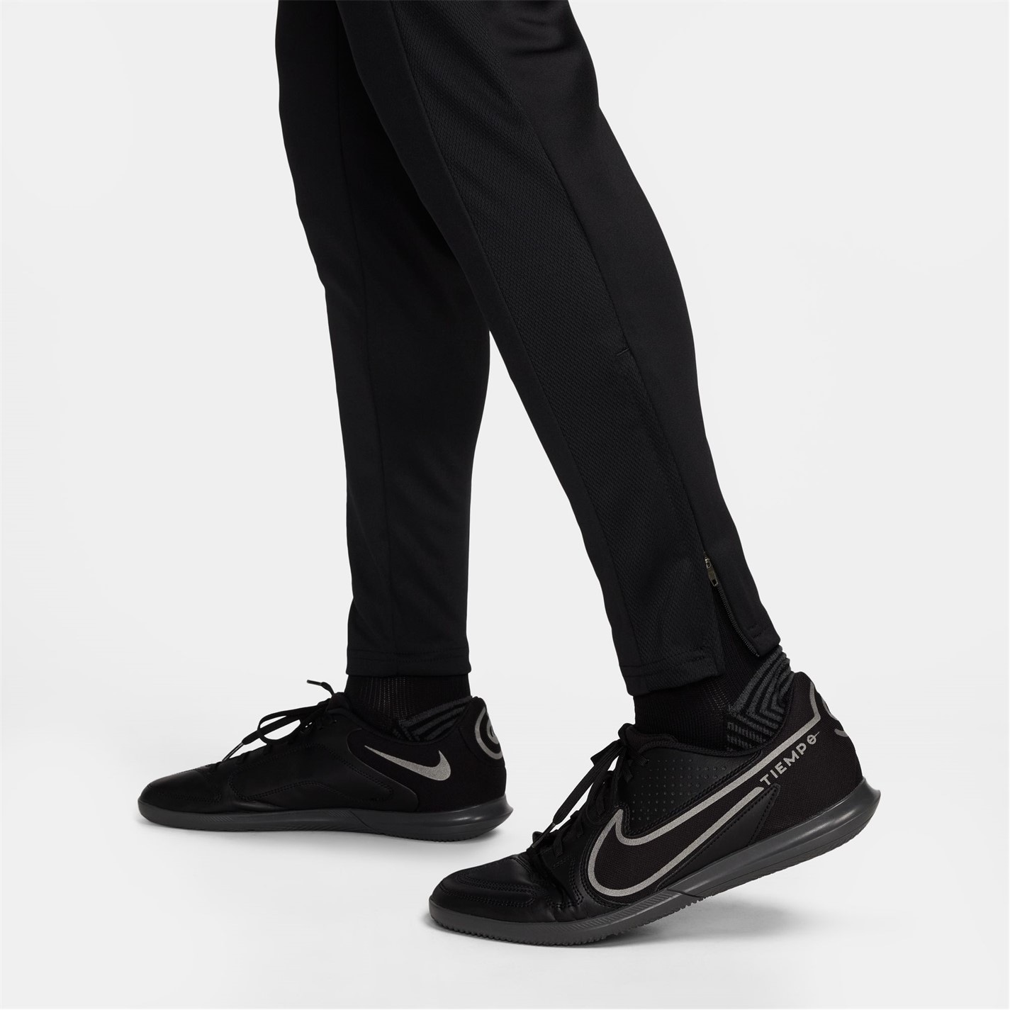 Pantaloni Nike Dri-FIT Academy Zippered Soccer pentru Barbati negru auriu