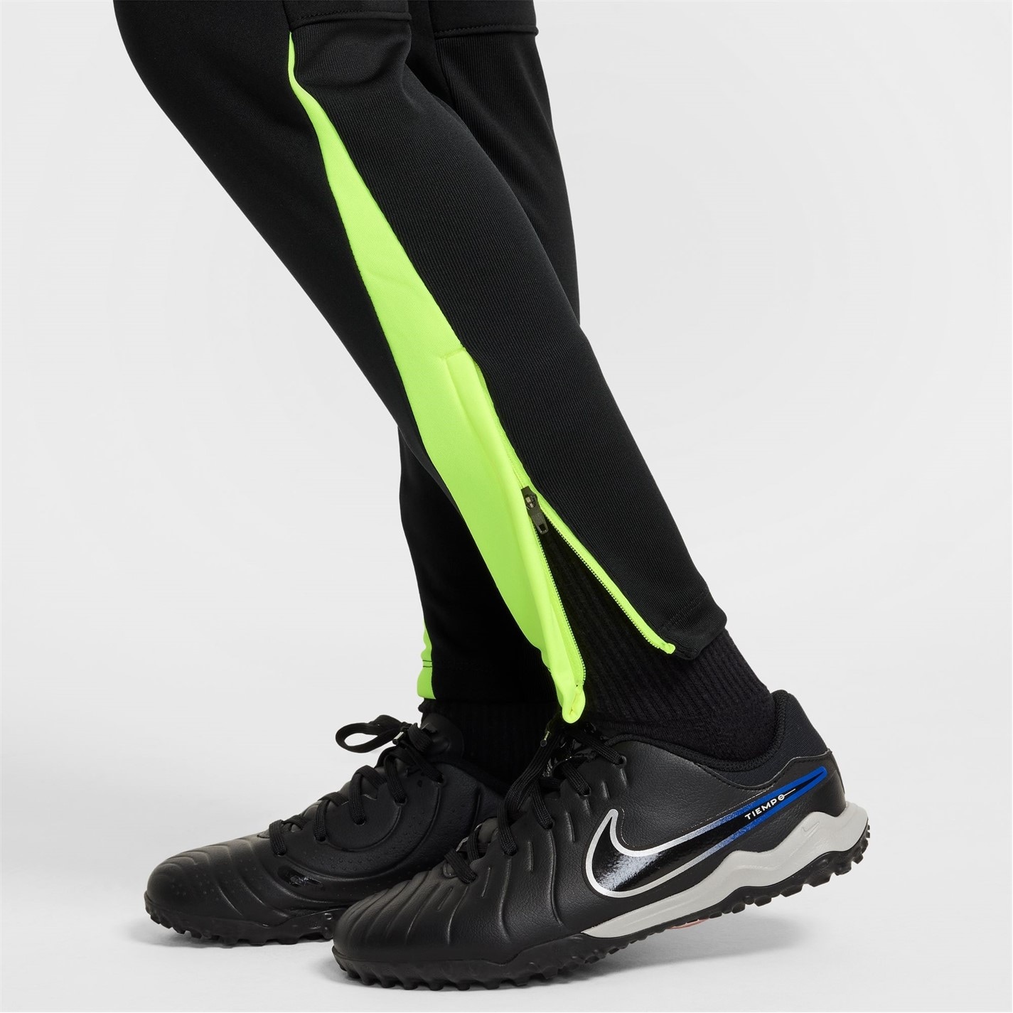 Pantaloni Nike Therma-FIT Academy Big Soccer pentru Copii negru galben