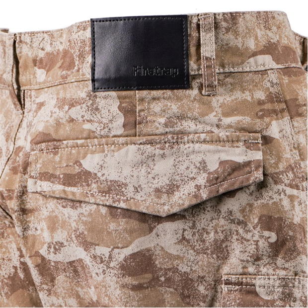 Pantaloni scurti Firetrap BTK camuflaj deschis