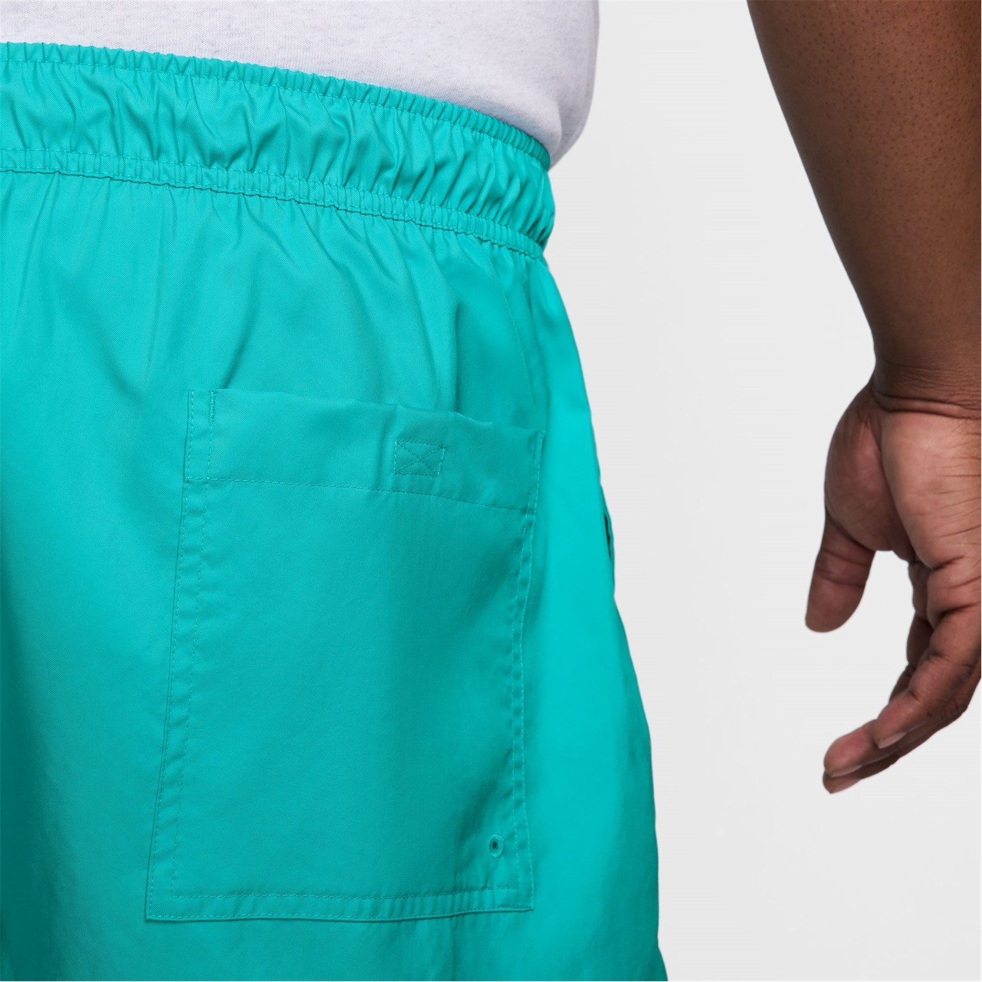 Pantaloni scurti Nike Sportswear Essentials Woven Flow pentru Barbati albastru alb