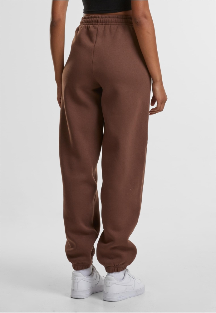 Pantaloni sport Fluffy pentru Femei chocolatebrown Urban Classics