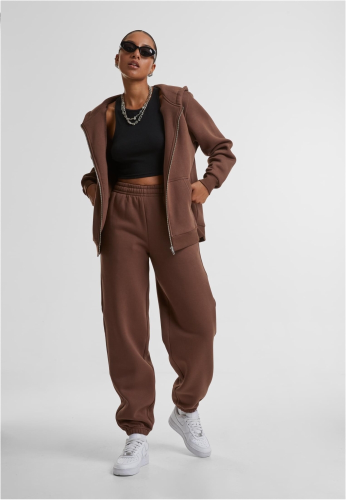 Pantaloni sport Fluffy pentru Femei chocolatebrown Urban Classics