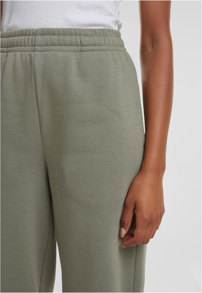 Pantaloni sport Fluffy pentru Femei paleolive Urban Classics