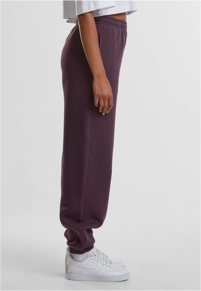 Pantaloni sport Fluffy pentru Femei plumpurple Urban Classics