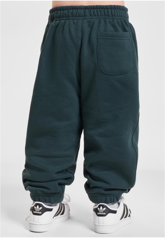 Pantaloni sport pentru baieti verde Urban Classics