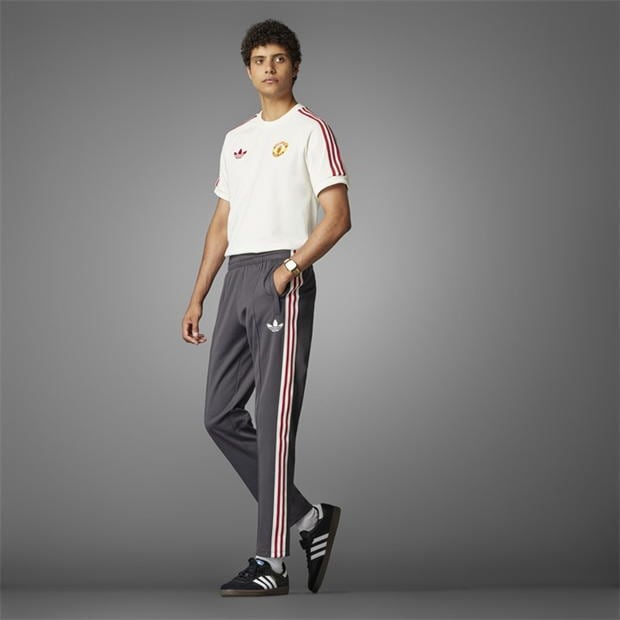 Pantaloni trening adidas Originals Manchester United Beckenbauer pentru adulti utility negru