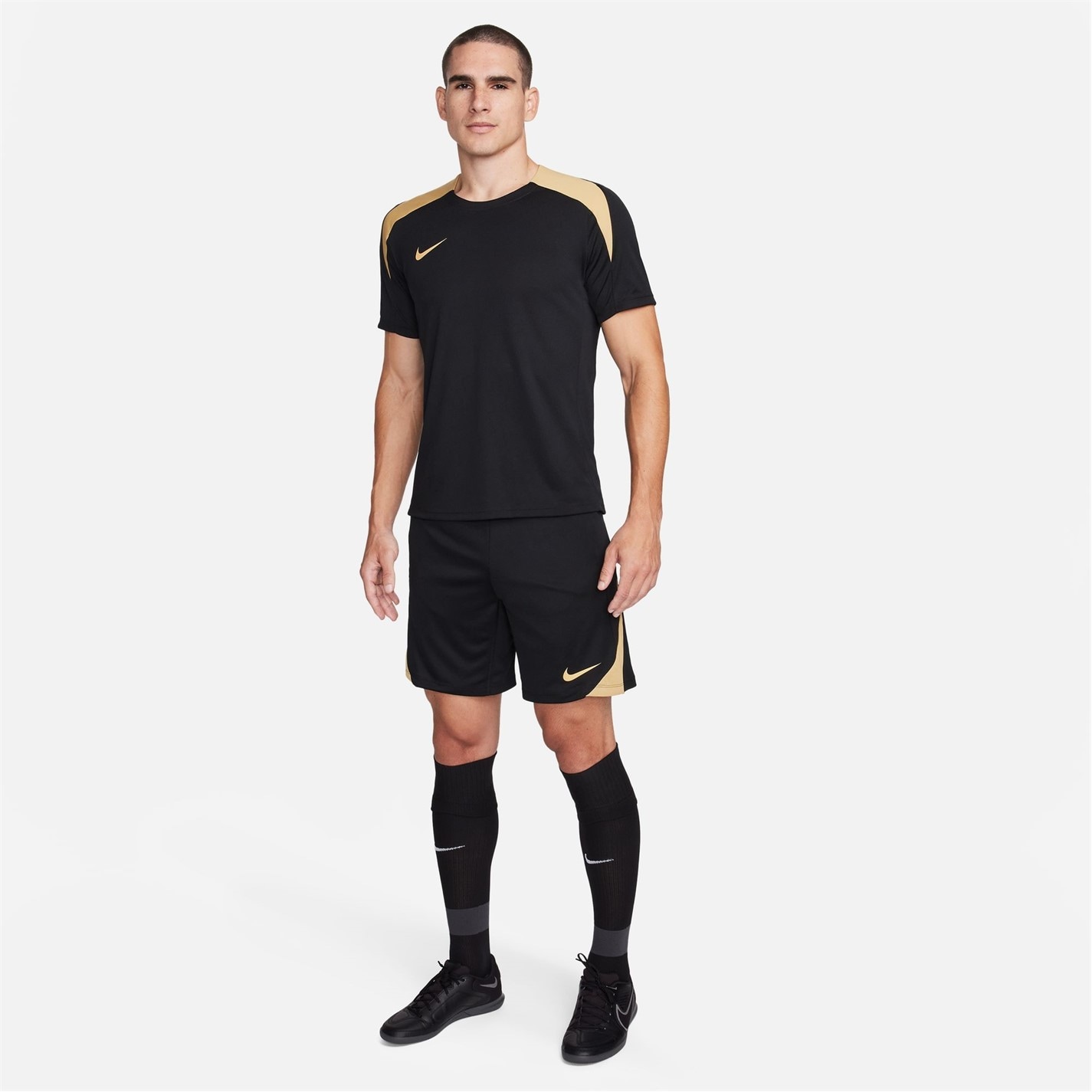 Sort fotbal Nike Strike Dri-FIT Global pentru Barbati negru auriu