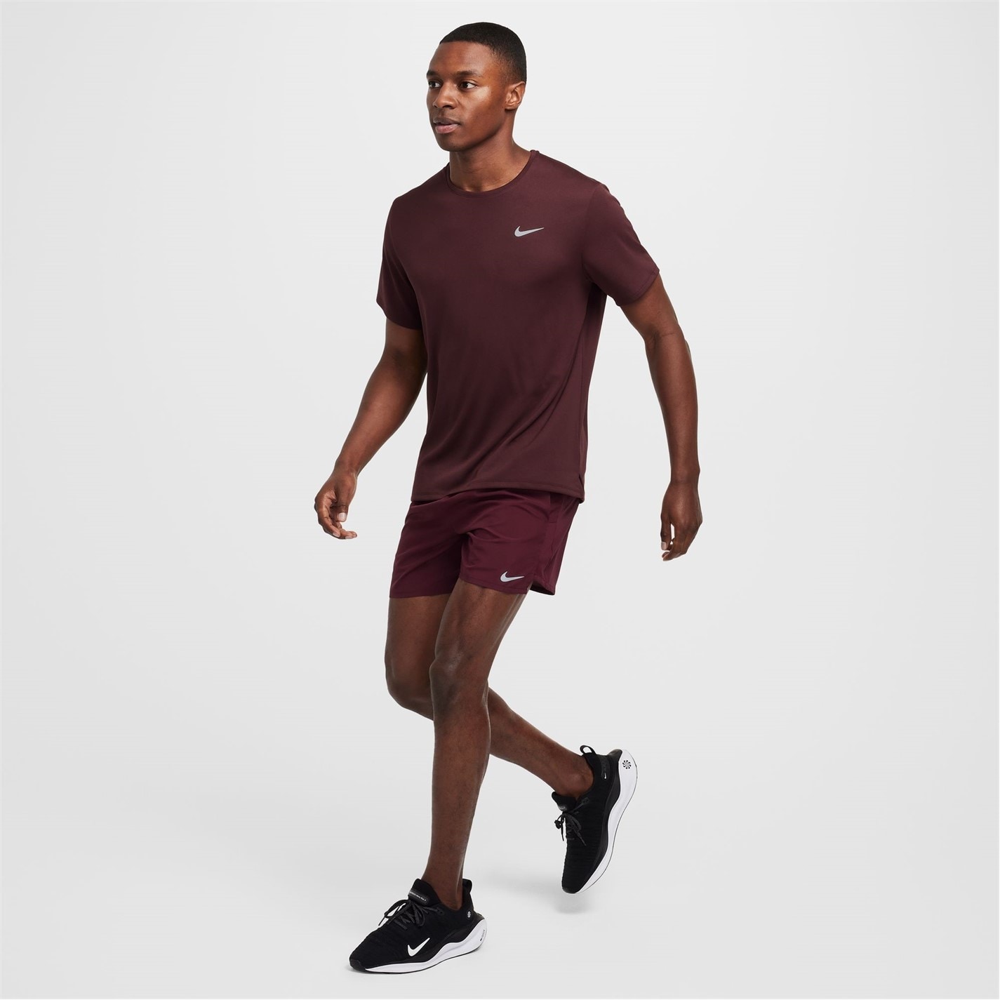 Tricou alergare Nike DriFit Miler pentru Barbati visiniu crush