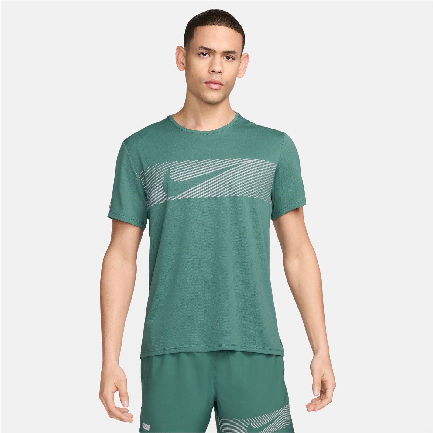 Tricou alergare Nike Miler Flash Dri-FIT UV maneca scurta pentru Barbati verde