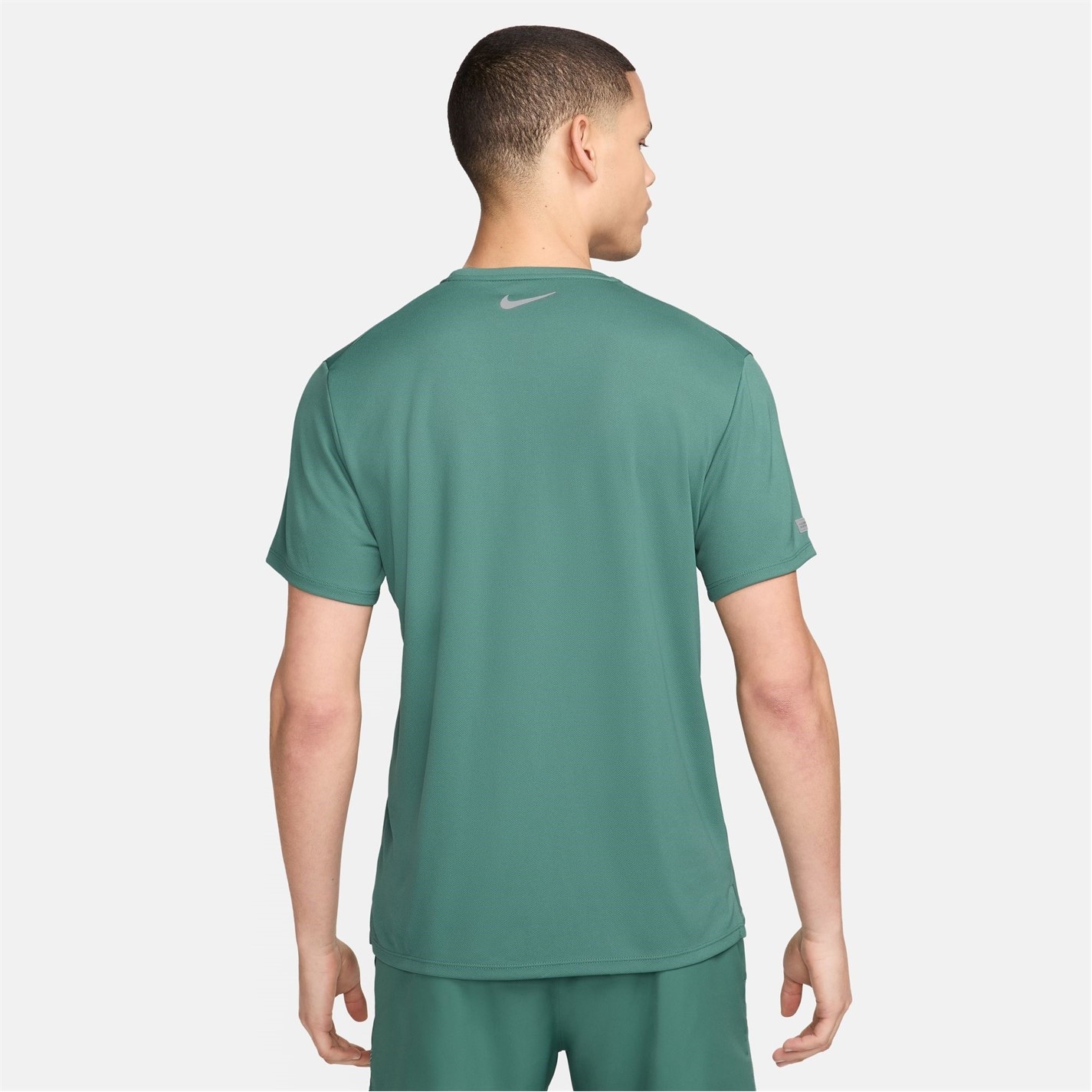 Tricou alergare Nike Miler Flash Dri-FIT UV maneca scurta pentru Barbati verde