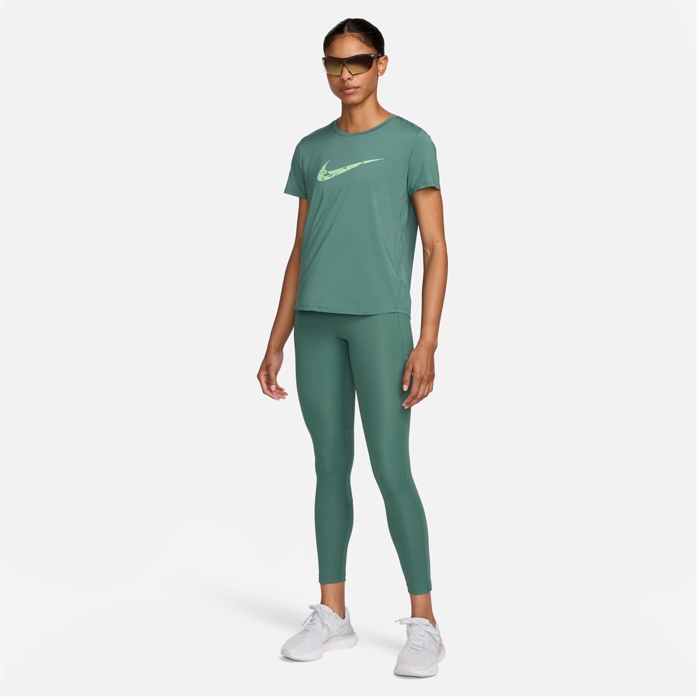 Tricou alergare Nike One Swoosh Dri-FIT maneca scurta pentru femei verde